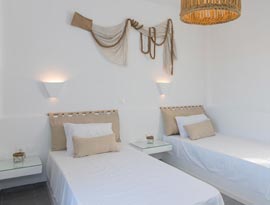 Room with single beds