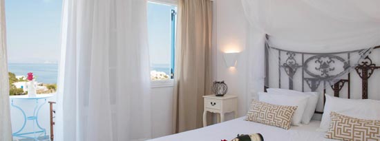 Room with double metallic bed