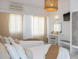 Triple room with double bed and single bed